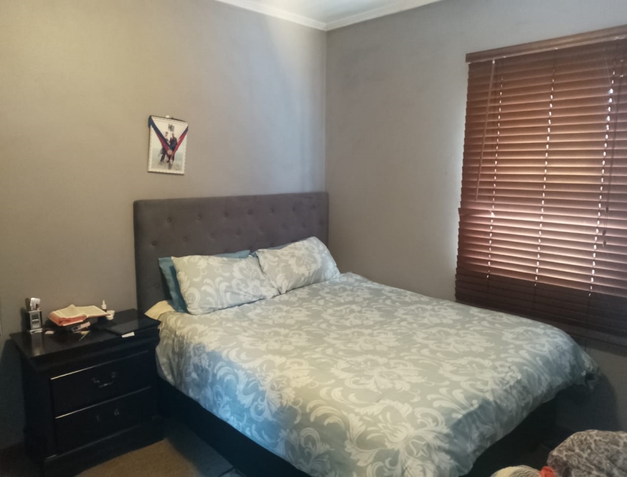 2 Bedroom Property for Sale in New Woodlands Western Cape